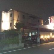 HOTEL Hu（フウ）(越谷市/ラブホテル)の写真『夜の外観1』by ましりと