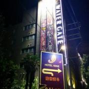 ウォーターゲート川口(川口市/ラブホテル)の写真『夜の外観1』by ましりと