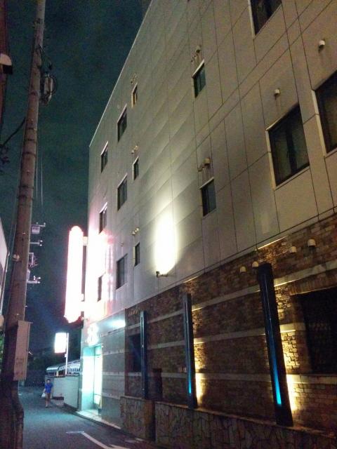 HOTEL EVA（エヴァ）(足立区/ラブホテル)の写真『夜の外観4』by ましりと