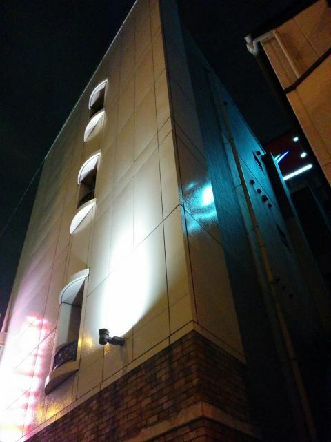 HOTEL EVA（エヴァ）(足立区/ラブホテル)の写真『夜の外観2』by ましりと