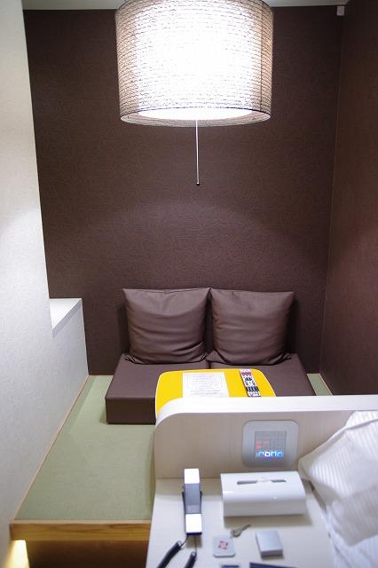 HOTEL IROHA（イロハ）(港区/ラブホテル)の写真『408号室　小さな和室コーナー』by マーケンワン