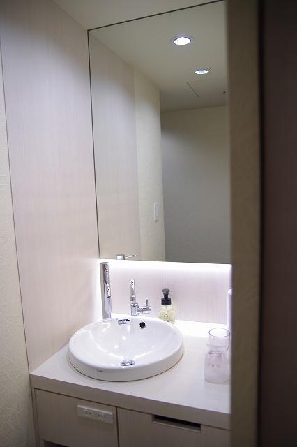 HOTEL IROHA（イロハ）(港区/ラブホテル)の写真『408号室　洗面台』by マーケンワン