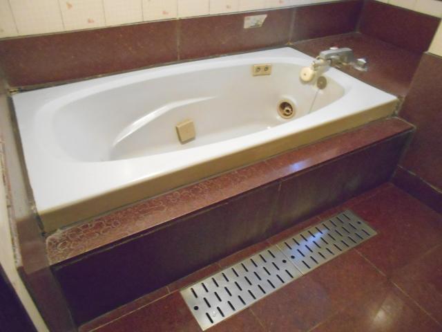 フランセ(八王子市/ラブホテル)の写真『306号室、浴槽』by もんが～