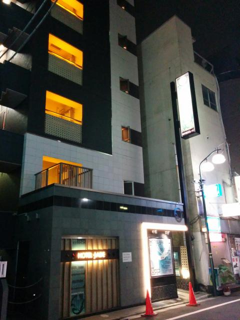 HOTEL JADE（ジェード）(豊島区/ラブホテル)の写真『夜の外観』by ましりと