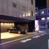 HOTEL SARA sweet（サラスイート）(墨田区/ラブホテル)の写真『夜の駐車場』by ましりと