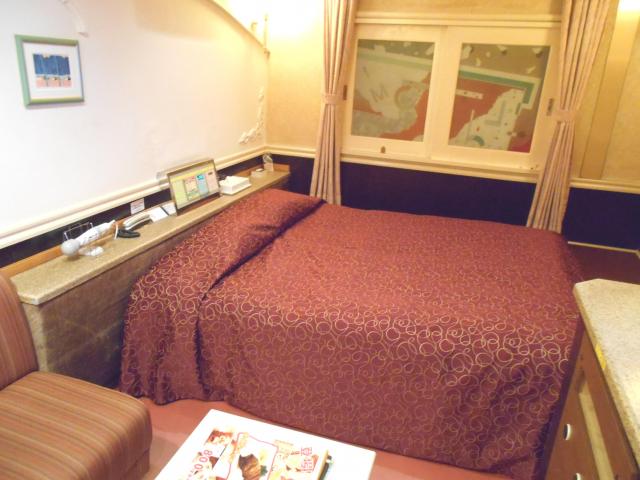 マリオネットアイネ(八王子市/ラブホテル)の写真『207号室、ベッド』by もんが～