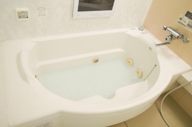 ホテル SWEETS(台東区/ラブホテル)の写真『206号室　浴槽』by INA69