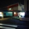 10SEZON朝霞（テンセゾンアサカ）(朝霞市/ラブホテル)の写真『夜の駐車場入口』by ましりと