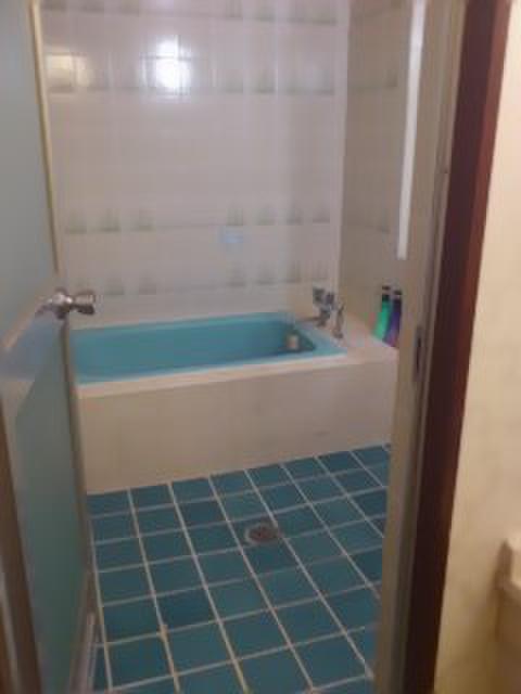 ニューヨーク(武蔵野市/ラブホテル)の写真『303号室風呂場古いけど広さは十分、マットが有れば使える広さです！』by おやっちゃん