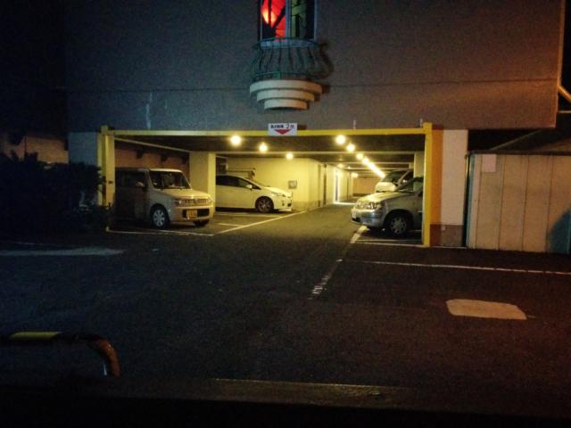 TOYOSHIKIリゾート(柏市/ラブホテル)の写真『夜の駐車場』by ましりと