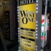 WEST ONE（ウエストワン）(豊島区/ラブホテル)の写真『外の看板』by 少佐