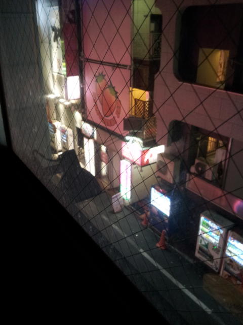HOTEL i（アイ）(新宿区/ラブホテル)の写真『304号室の窓からの景色』by 少佐