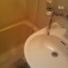 HOTEL i（アイ）(新宿区/ラブホテル)の写真『401号室の浴槽と洗面台』by 少佐