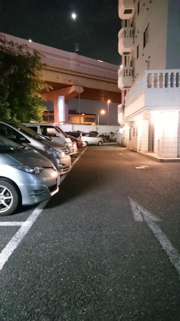 ホテル ニューワールド(戸田市/ラブホテル)の写真『駐車場』by たけおくん