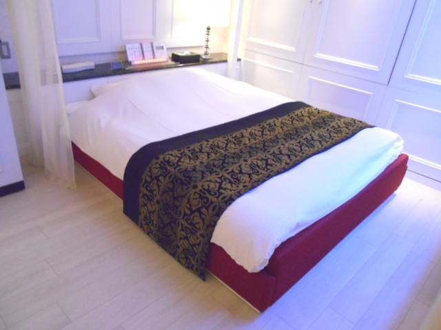 ラフェスタ国立(国立市/ラブホテル)の写真『211号室、ベッド』by もんが～