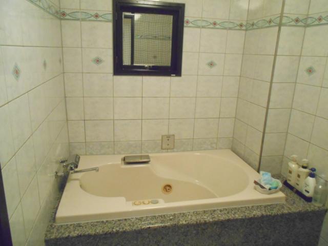 ラフェスタ国立(国立市/ラブホテル)の写真『211号室、浴槽』by もんが～