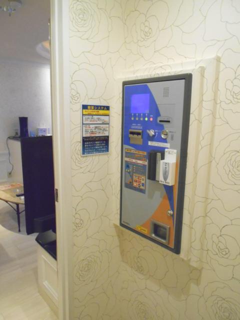 ラフェスタ国立(国立市/ラブホテル)の写真『211号室、自動清算機』by もんが～
