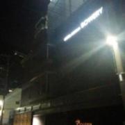AROMA BOWERY(アロマバワリー)(横浜市中区/ラブホテル)の写真『夜の外観1』by ましりと