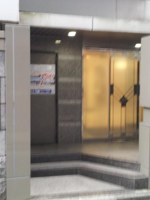 マイアミ(横浜市西区/ラブホテル)の写真『入口(夕方)』by 少佐