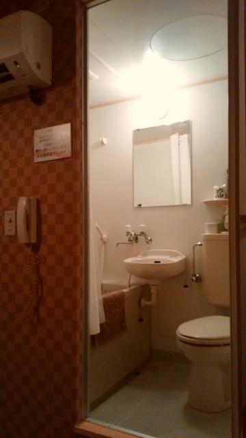 HOTEL Fine(ファイン)(新宿区/ラブホテル)の写真『203号室(ユニットバス全景)』by オレの地雷を越えてゆけ！