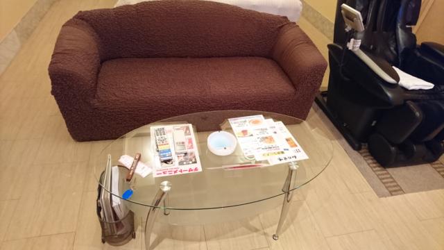 PLAZA K(プラザＫ)(八王子市/ラブホテル)の写真『ソファーとテーブル』by おむすび