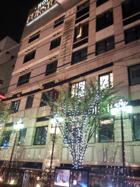 ホテル FORSION(フォーション)(新宿区/ラブホテル)の写真『外観(夜)②』by 少佐