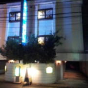 ラ・フランセパリス(新宿区/ラブホテル)の写真『外観(夜・正面)①』by 少佐