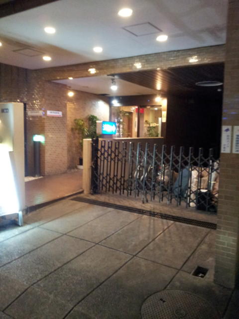 ジロー(新宿区/ラブホテル)の写真『入口付近(夜)』by 少佐
