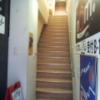 レンタルルーム フィジー(新宿区/ラブホテル)の写真『入口の階段』by 少佐