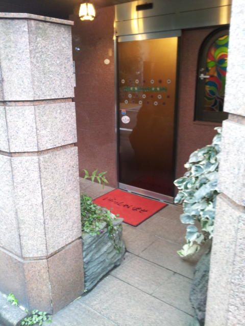 HOTEL BON（ボン）(新宿区/ラブホテル)の写真『入口(朝)』by 少佐