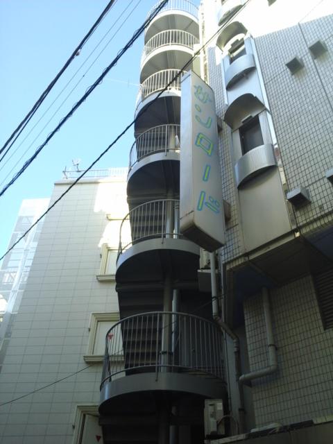 サンロード(渋谷区/ラブホテル)の写真『非常階段  階段部分』by ルーリー９nine