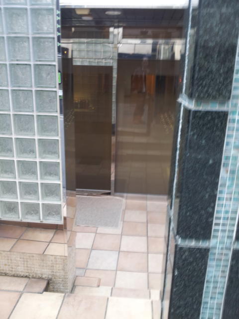 HOTEL 03(渋谷区/ラブホテル)の写真『入口』by 少佐