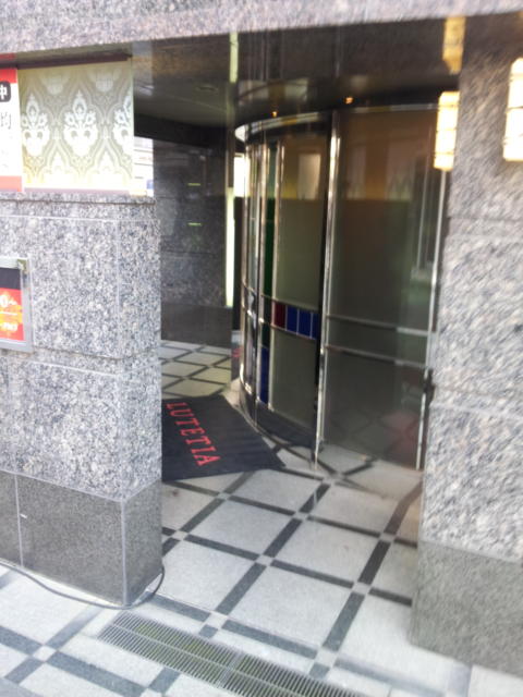 ルテシア(渋谷区/ラブホテル)の写真『入口自動ドア』by 少佐