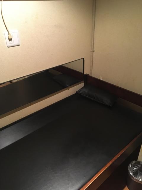 レンタルルーム ビスタ(新宿区/ラブホテル)の写真『5号室ベッド』by ヤマダマダマダ