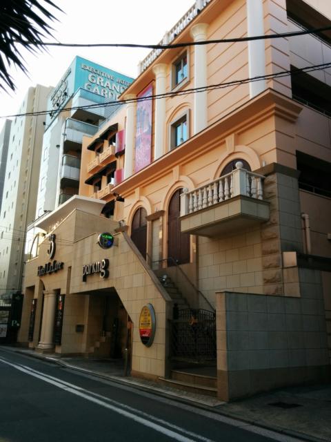 HOTEL LA LUNE(横浜市中区/ラブホテル)の写真『昼の外観2』by ましりと