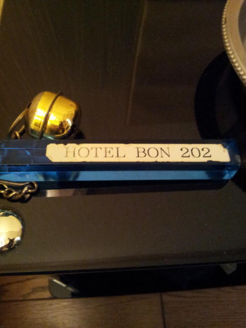 HOTEL BON（ボン）(新宿区/ラブホテル)の写真『鈴が付いた鍵が無いアクリルの棒』by 少佐