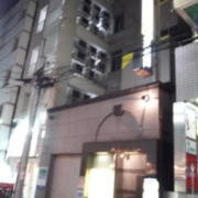 HOTEL ROCKS新宿(新宿区/ラブホテル)の写真『外観(夜)⑥』by 少佐