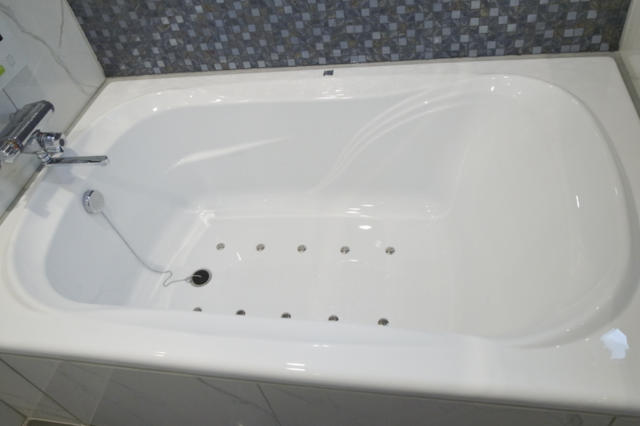 ホテル タイムズ(豊島区/ラブホテル)の写真『206号室　浴槽』by INA69