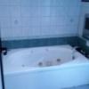 Wバグース(新宿区/ラブホテル)の写真『405号室　室内風呂。ここから露天風呂へ行ける』by 春風拳