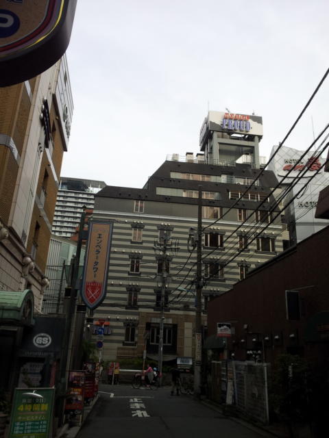 HOTEL PROUD（プラウド）(新宿区/ラブホテル)の写真『外観・遠景②』by 少佐