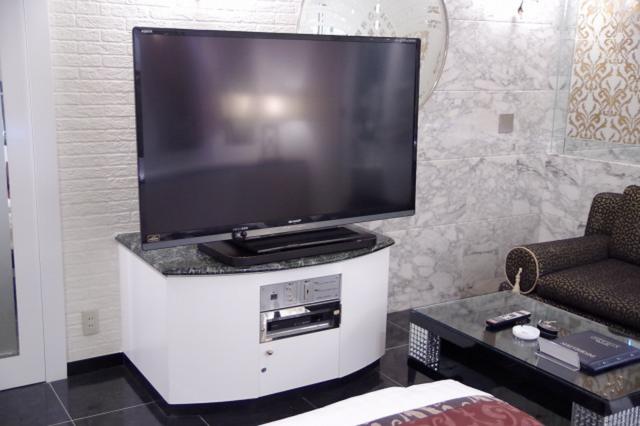 VIGADO（ビガド）(横浜市西区/ラブホテル)の写真『801号室　大型テレビ』by マーケンワン