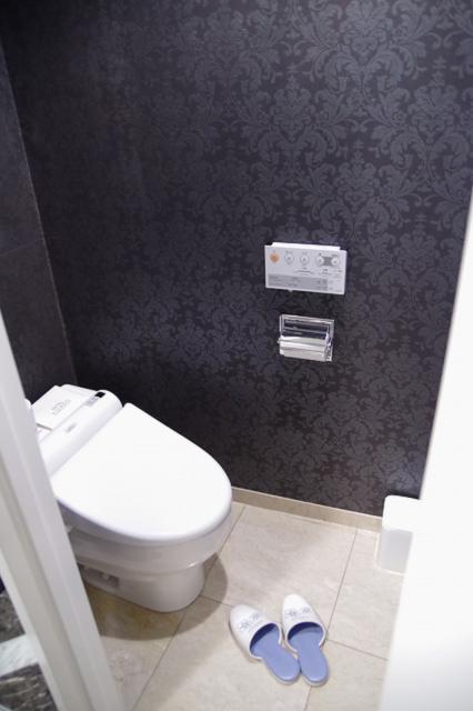 VIGADO（ビガド）(横浜市西区/ラブホテル)の写真『801号室　洗浄機能付きトイレ』by マーケンワン