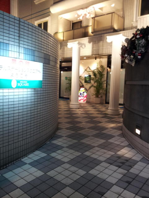 HOTEL STATION スクエア(台東区/ラブホテル)の写真『入口付近(夜)』by 少佐