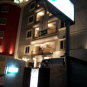 HOTEL STATION スクエア(台東区/ラブホテル)の写真『外観(夜)②』by 少佐