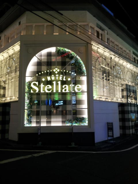 HOTEL STELLATE(ステラート)(新宿区/ラブホテル)の写真『外観(夜・正面)④』by 少佐