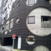 HOTEL VARKIN（ヴァーキン）(豊島区/ラブホテル)の写真『駐車場入口付近(昼)』by 少佐