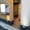 ホテルFOXY(台東区/ラブホテル)の写真『入口の自動ドア』by 少佐