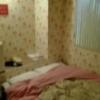 ホテル スターダスト(豊島区/ラブホテル)の写真『201号室　ベッドまわり』by カモメの民兵さん