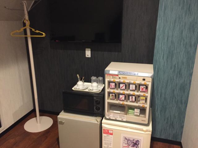 HOTEL RIO（リオ）(新宿区/ラブホテル)の写真『302号室 冷蔵庫 電子レンジ テレビ』by クタクタボウイ