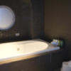 ホテル ファニーズ(横浜市中区/ラブホテル)の写真『404号室　浴室全景』by INA69